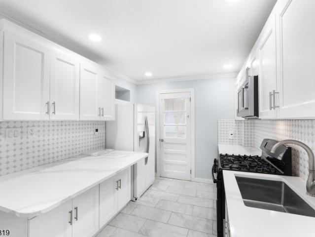 109 Allen St