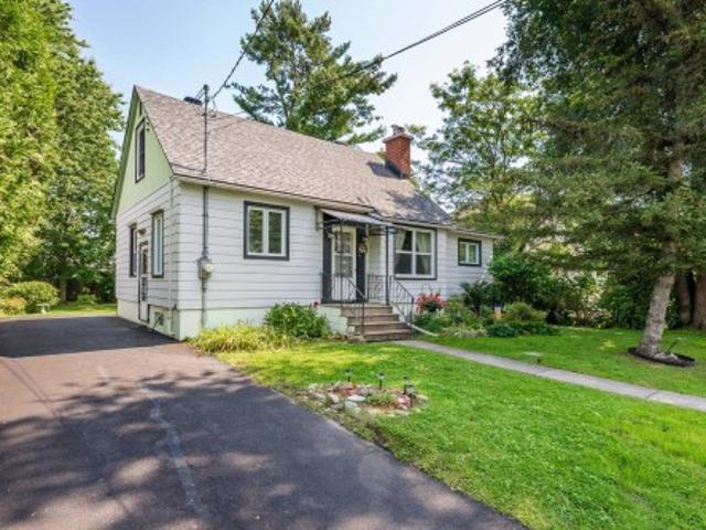 109 Av. Queen, Pointe Claire, QC, H9R 4G5 house for sale | Listing ID 12684 | Royal LePage