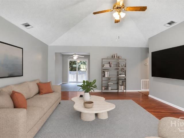 109 Bobstay Court