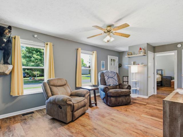 109 Bonnie Dr