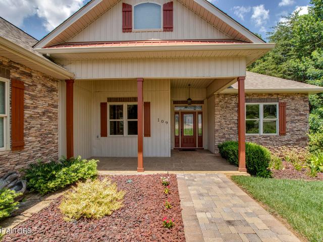 109 Gado Way