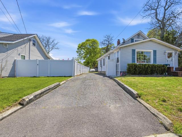 109 Grove Avenue