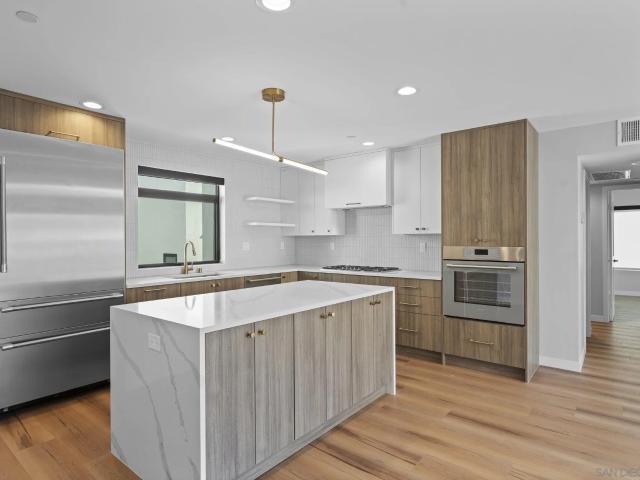 109 Daisy Ave