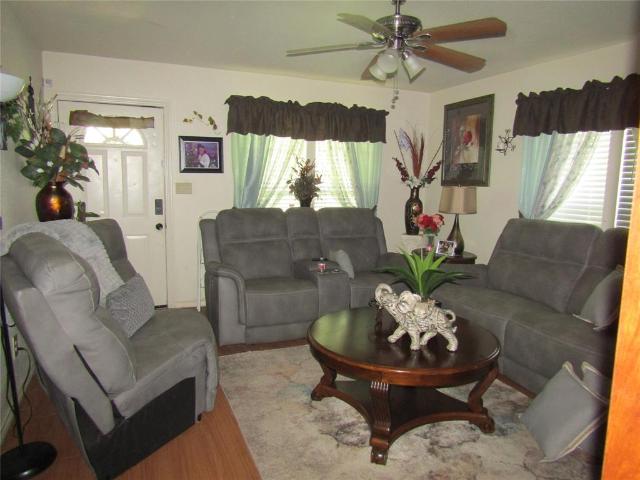 109 E Drane Ave, Corsicana, TX 75110 | MLS #21240