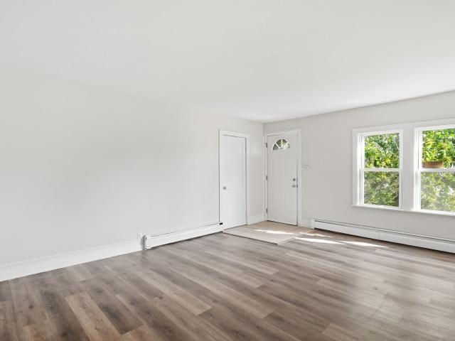 109 E Mondamin Street