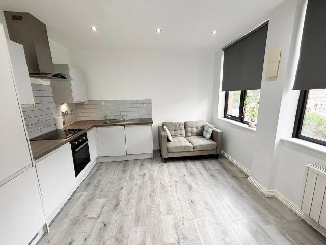 109 Knights House, Sutton Coldfield B72, 1 bed flat to rent, £850 pcm | PrimeLocation