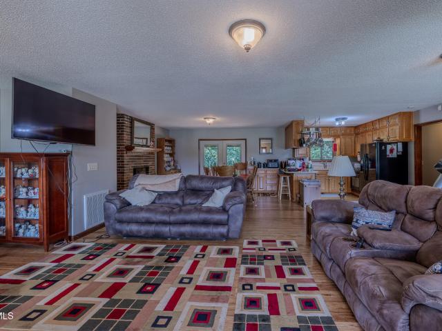 109 Headtown Road
