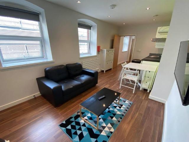 109 Huttons Buildings, City Centre, S1 1 bed apartment to rent £775 pcm £179 pw