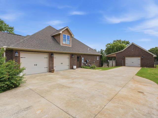 109 Inglewood Dr