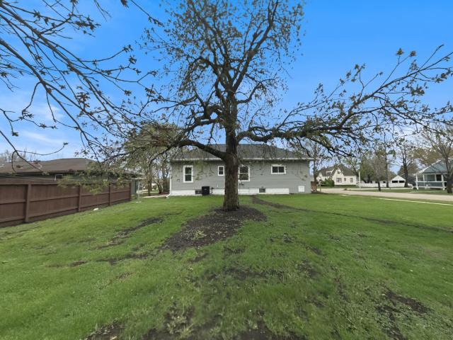 109 S Cottage Grove Avenue