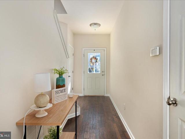 109 Splendor Garden Way