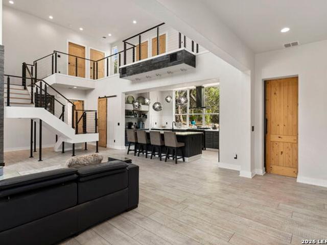 109 Pond View Ct
