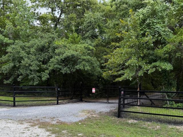 109 Private Road 916