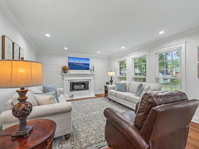 109 Queensbury Circle