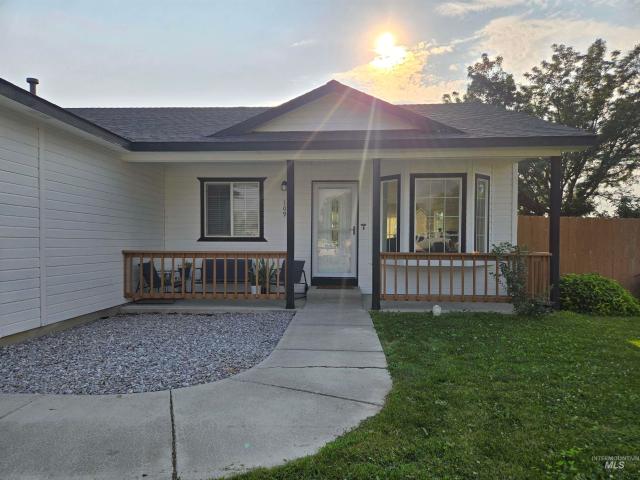 109 Rose Petal Ct