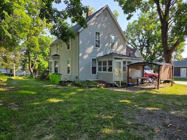 109 W Geneva St, Williams Bay, WI 53191