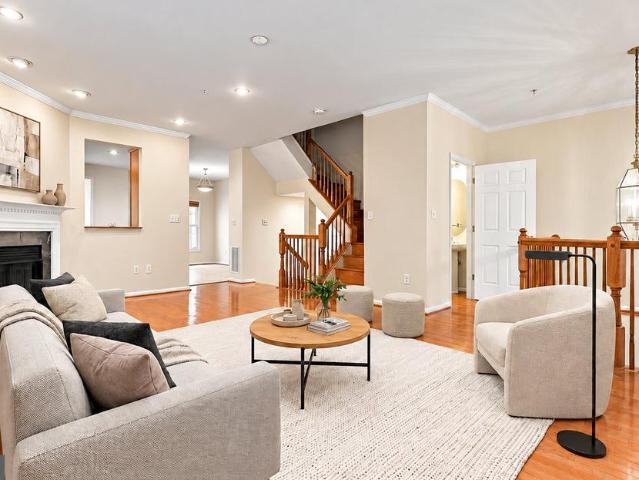 109 Wootton Oaks Court