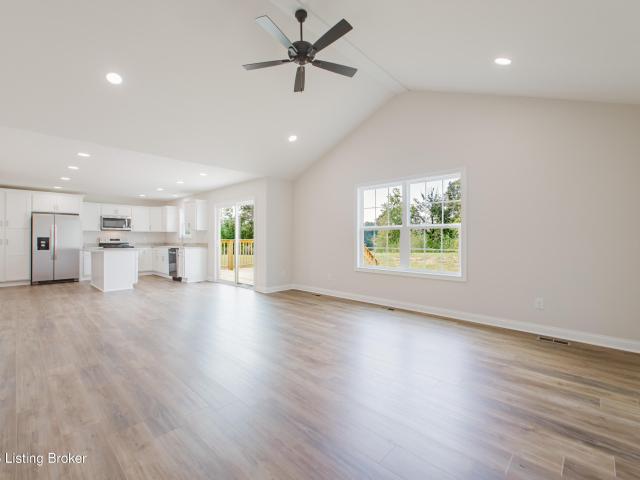 109 Valerie Ct