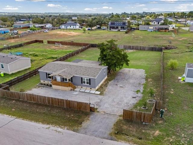 109 Zacate St, Elgin, TX 78621