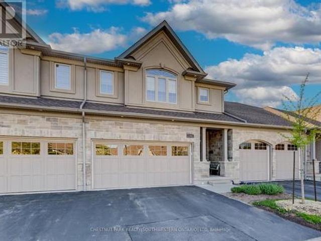 10 435 Winchester Drive, Waterloo, ON, N2T 0B7 townhouse for sale | Listing ID X13804 | Royal LePage