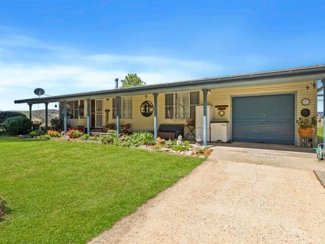 10.5 Acre Lifestyle Property Ideal Weekender or Hobby Farm