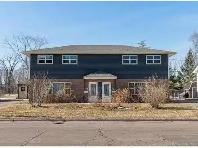 10 12 Point Park Dr, Riverview, NB, E1B 1C5 house for sale.
