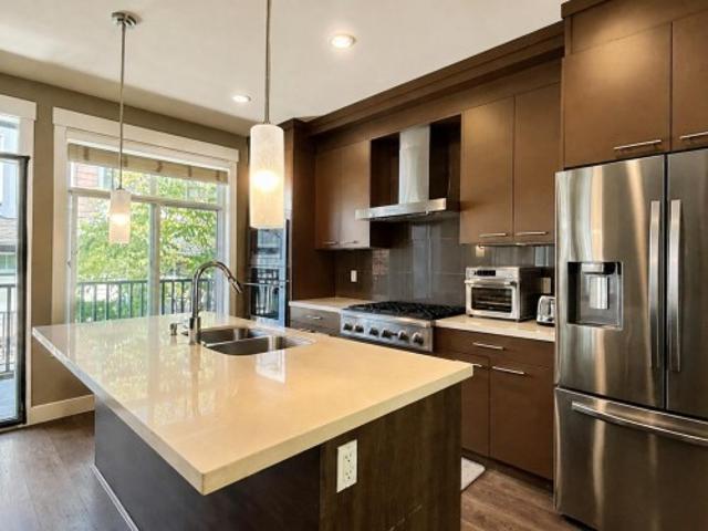 10 1597 Avenue, Surrey, BC, V3Z 2W7 townhouse for sale | Listing ID R3162 | Royal LePage