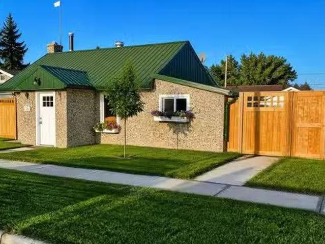 10 1 St Avenue, Hay Lakes, AB, T0B 1W0 house for sale Listi.