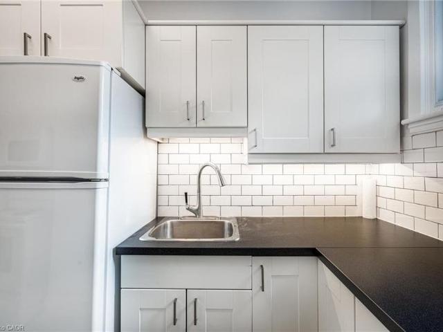 10 285 King Street W, Hamilton