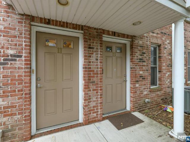 10 Terrace Avenue 11