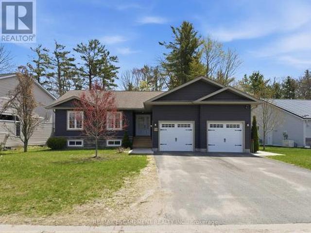 10 Thain Street W, Gravenhurst, ON, P1P 1Z6 house for sale | Listing ID X13157 | Royal LePage