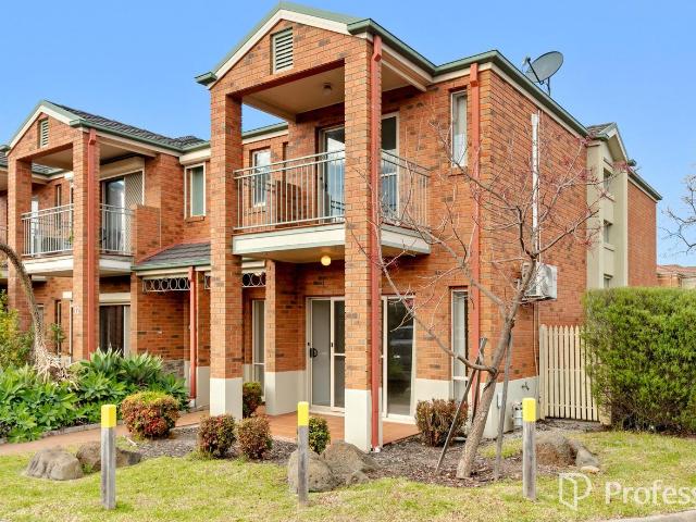 10 THE GLADESTaylors Hill VIC 3037, Australia