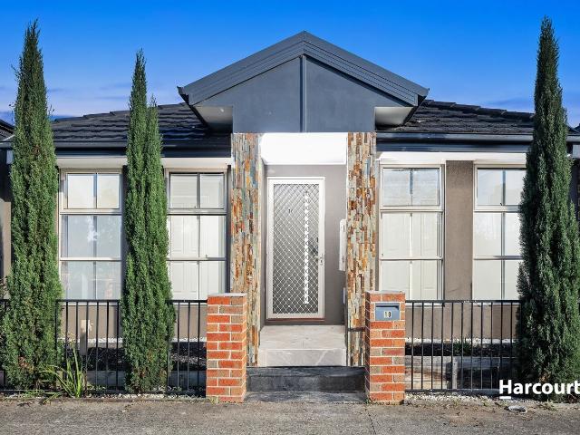 10 Titan Lodge Walk, Pakenham, VIC 3810