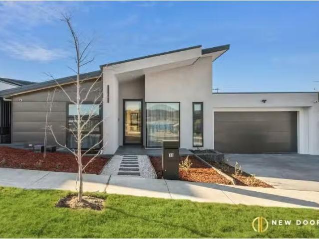10 Towong Street, GOOGONG House for rent Listed by Gurjant Si.