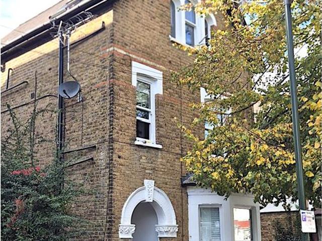 10 Udney Park Road, Teddington TW11, 1 bed flat to rent, £1,295 pcm | PrimeLocation