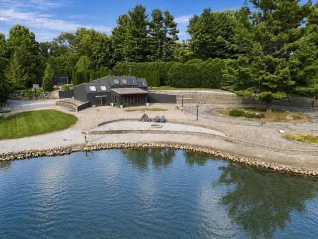 10 Vine Drive