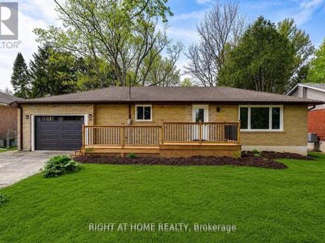 10 Vineden Drive, Central Elgin Lynhurst, ON, N5P 2M6 house for sale | Listing ID X13507 | Royal LePage