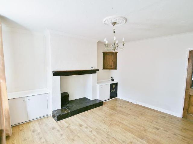 10 Victoria Street, S18