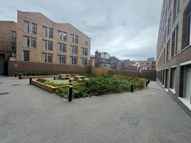 10 Vicarage Grove, M30 2 bed flat to rent £1,325 pcm £306 pw