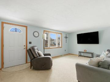 10 Wapping Rd, Kingston, MA 02364 | MLS #73488