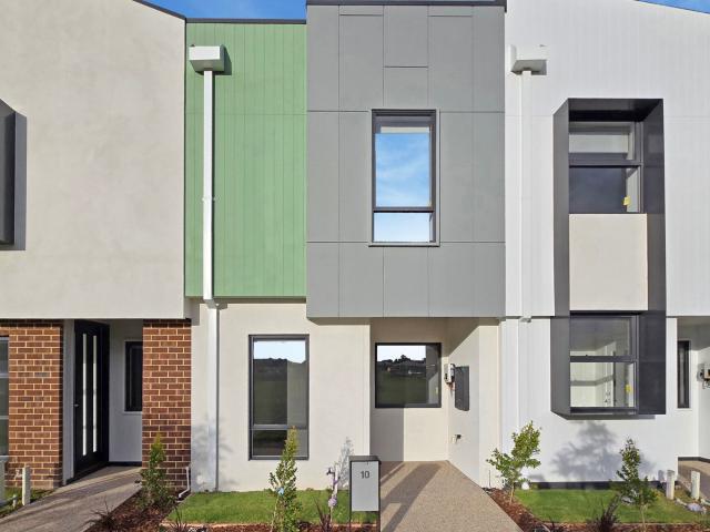 10 Wayfarer Walk