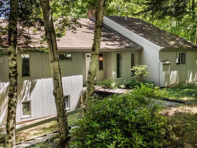 10 Wedgewood Drive