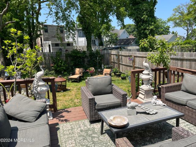 10 William St, 3 beds, 1 full bath