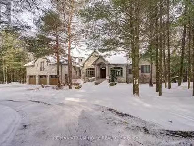 10 Woodlot Court, Whitchurch Stouffville, ON, L4A 2L6 house.