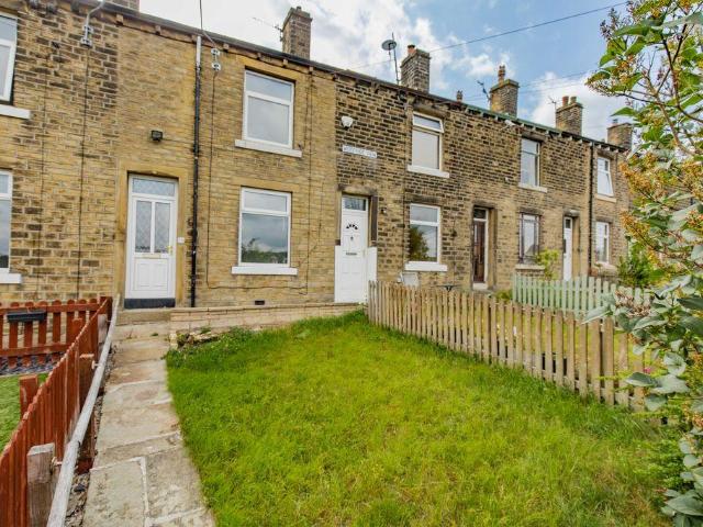 10 Woodside View, Greetland HX4 8BP 2 bed terraced house to rent £895 pcm £207 pw