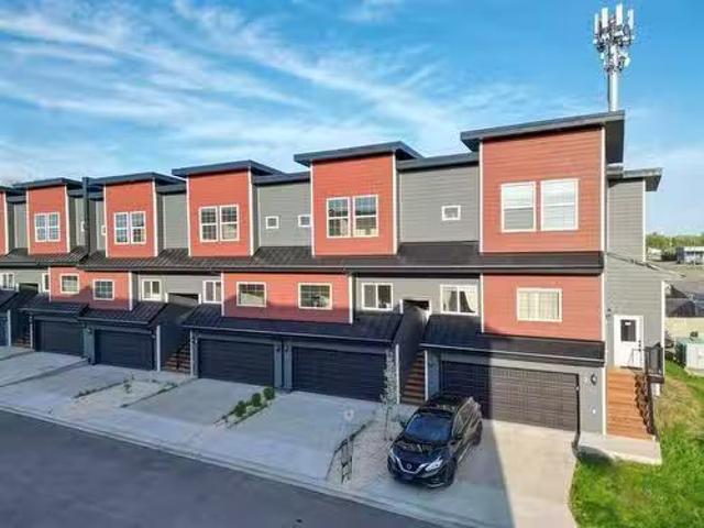 10 Woodridge Way, Brandon, MB, R7A 7X8 condo for sale Listi.