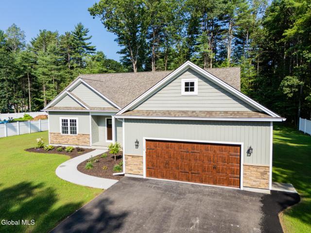 10 Wolfe Rd, Queensbury, NY 12804 | MLS #202612