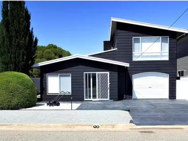 10 Yaringa Avenue, Tumby Bay, SA 5605