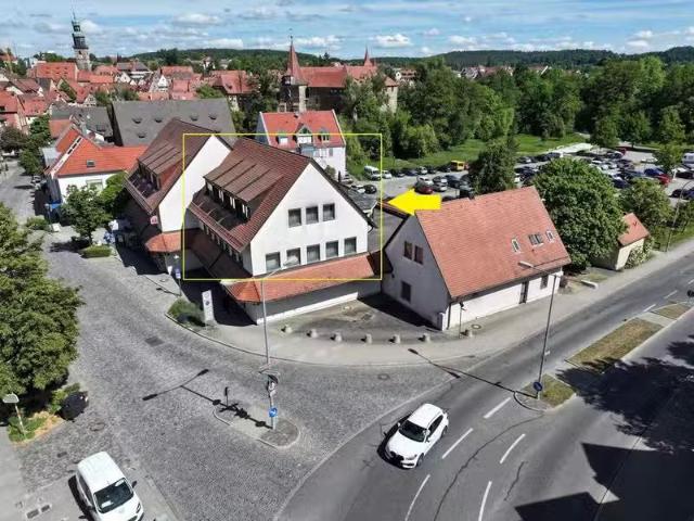 10 Zimmer 279 m² 2.000 € Kaltmiete Wohnungen in Lauf a. d.
