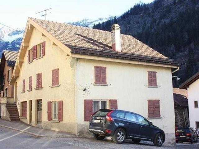 10 Zimmer Einfamilienhaus / Haus mit 10 Zimmern